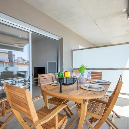 Apartman M A R I V E N T With Bathroom And Terrace 50 M2 Roses