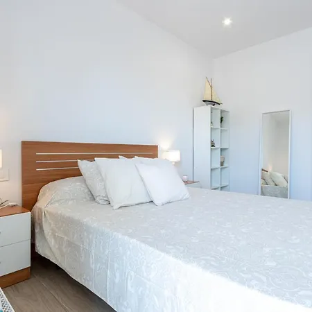 M A R I V E N T With Bathroom And Terrace 50 M2 Roses