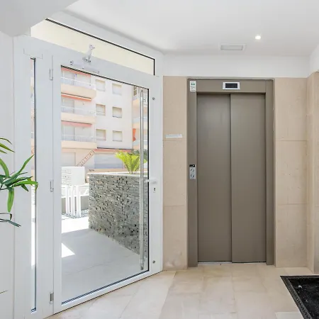 M A R I V E N T With Bathroom And Terrace 50 M2 Roses