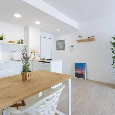 M A R I V E N T With Bathroom And Terrace 50 M2 Roses
