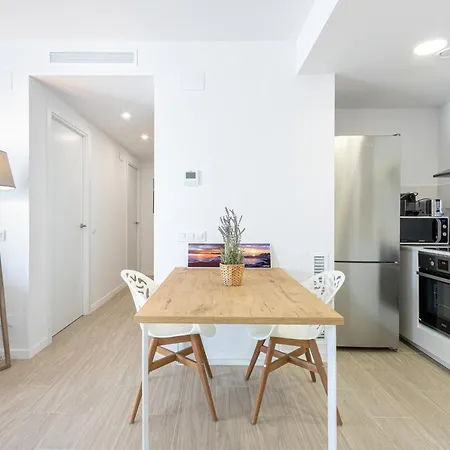 M A R I V E N T With Bathroom And Terrace 50 M2 * Roses